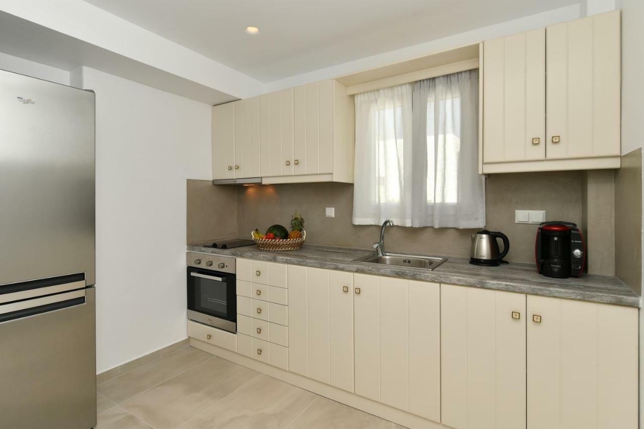 Corina Studios-Apartments Náusza Kültér fotó